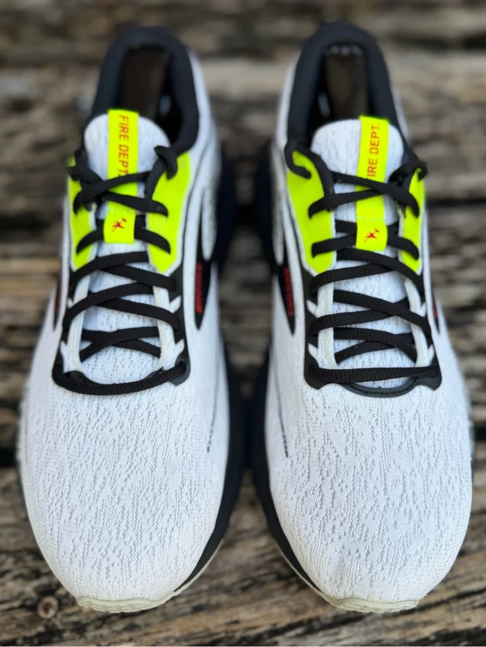 Brooks Trace 2 Hero Pack Fire Fighter White/Black Women’s Sz 9 Running Shoes X1 - Picture 13 of 16